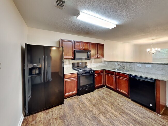 Building Photo - 364 Hidden Creek Ln