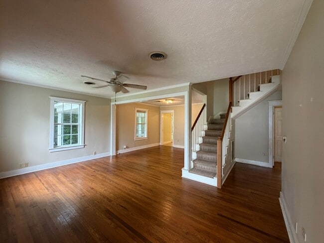 Building Photo - 207 Goodman Pl