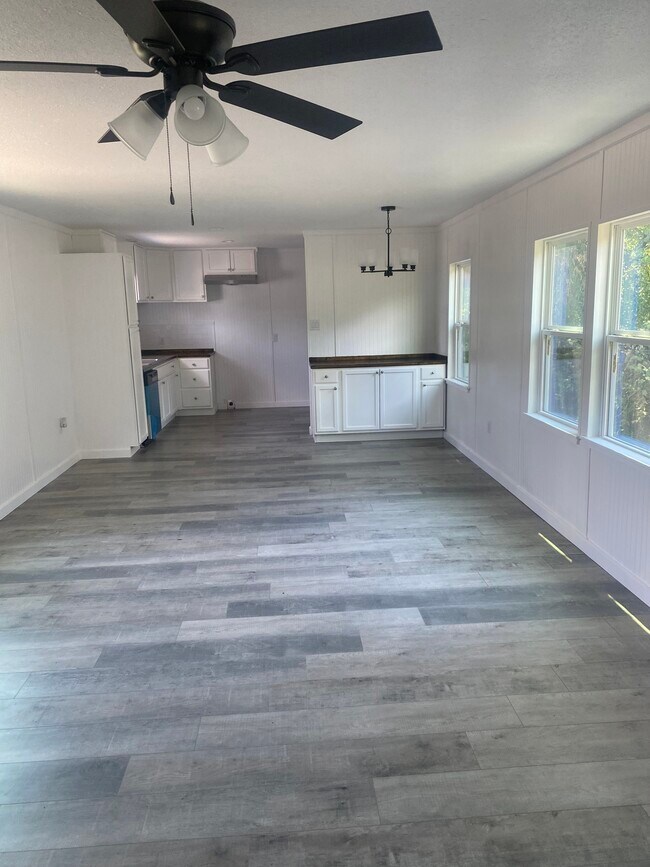 Foto del edificio - 823 Blackfoot Ct