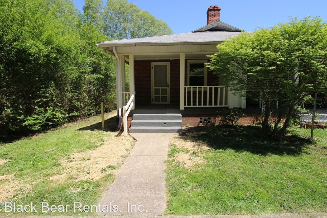 Primary Photo - 2 br, 1 bath House - 209 Dennis Street