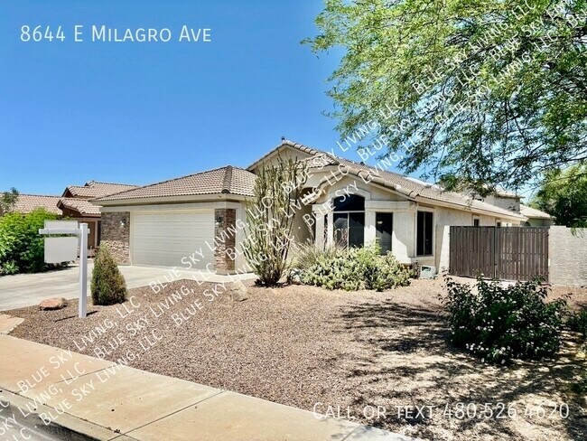 Foto del edificio - 8644 E Milagro Ave