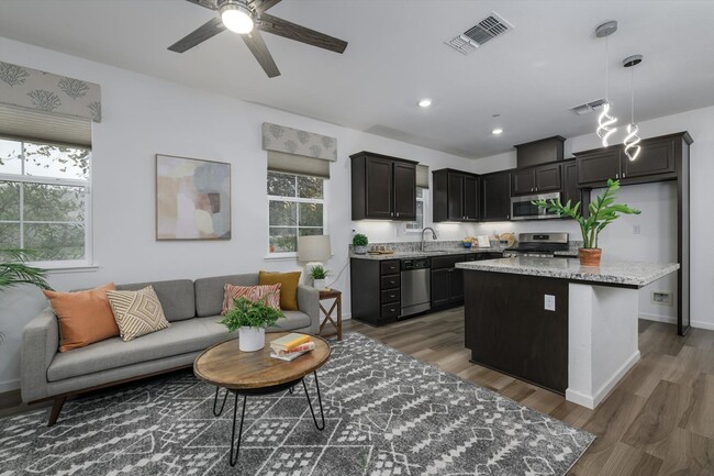 Building Photo - Modern Living in Natomas!