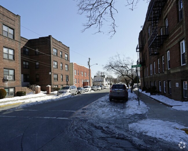 4446 Exton Ave, North Arlington, NJ 07031 Apartments in North