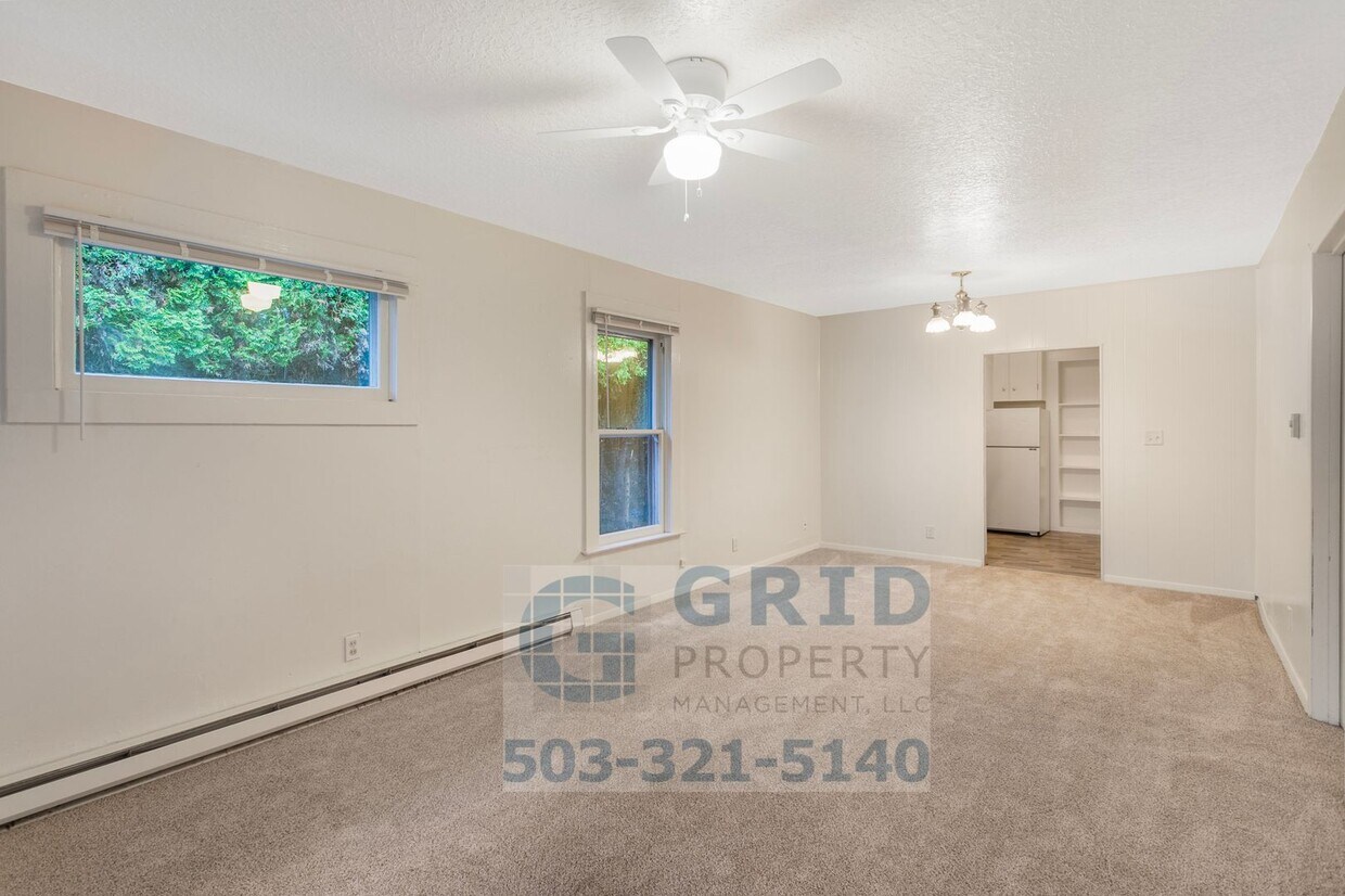 Foto principal - Spacious 4 Bedroom Single Family Home- Sou...