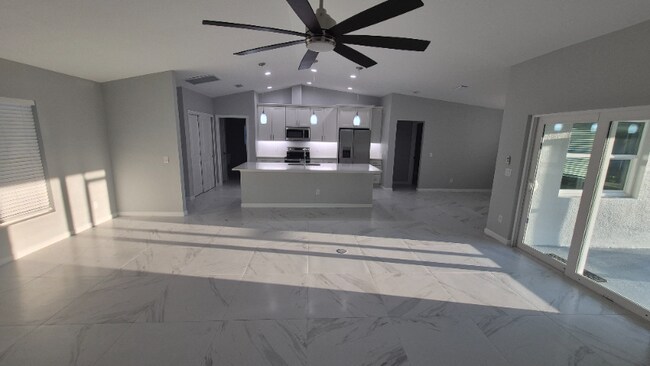 Foto del edificio - 661 Myra Ln NW