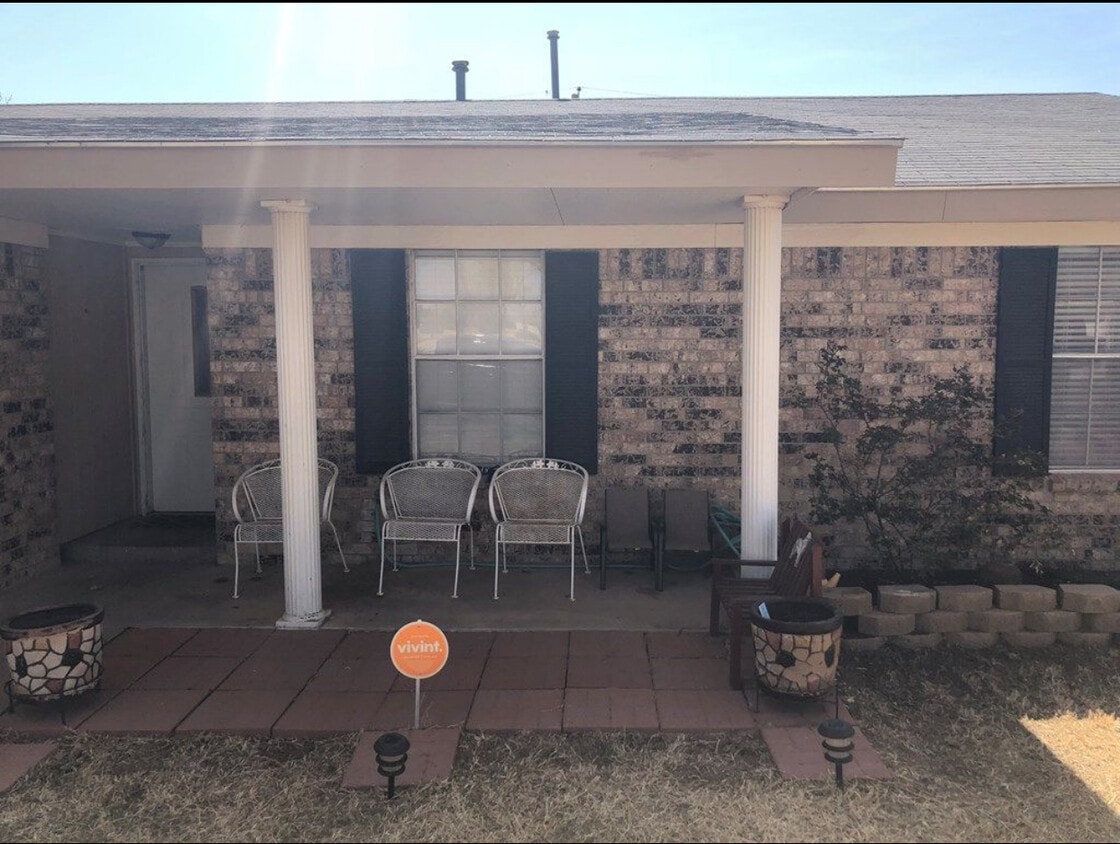 Foto del edificio - 1724 E Pine Ave