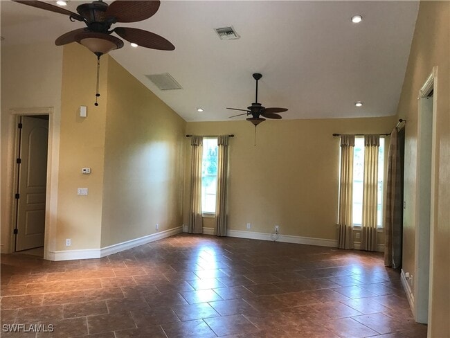 Foto del edificio - 4125 13th Ave SW