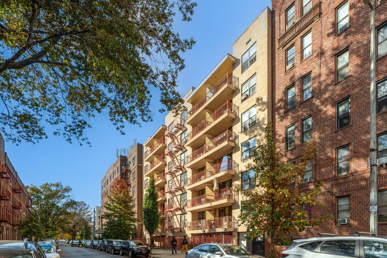 265 Hawthorne St, Brooklyn, NY 11225 265 Hawthorne St Brooklyn,