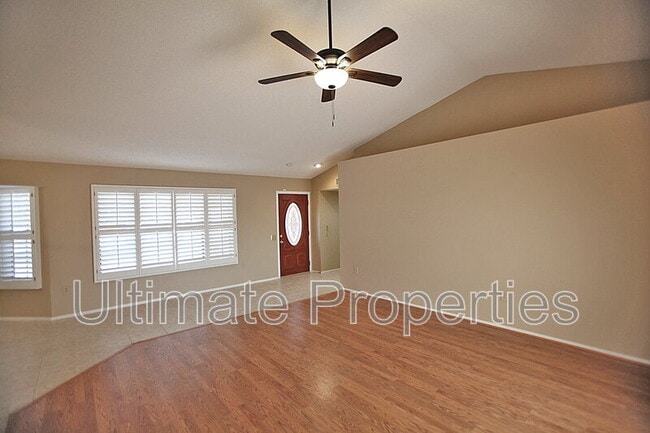 Foto del edificio - 14735 W Buttonwood Dr