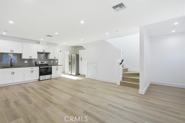 Building Photo - 14016 Hubbard St