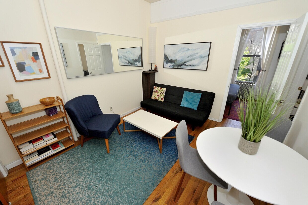 Foto principal - 721-710 10th Ave
