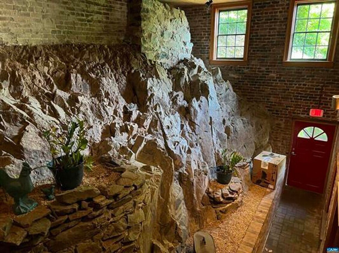 1915 E Market St, Charlottesville, VA 22902 House Rental in