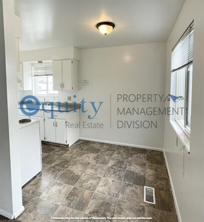 Foto del edificio - 549 Stringham Ave