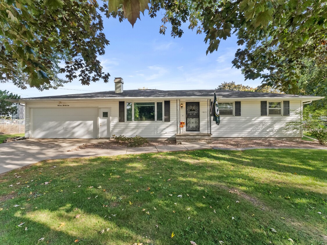 Single family home - 1971 Marlee Ln