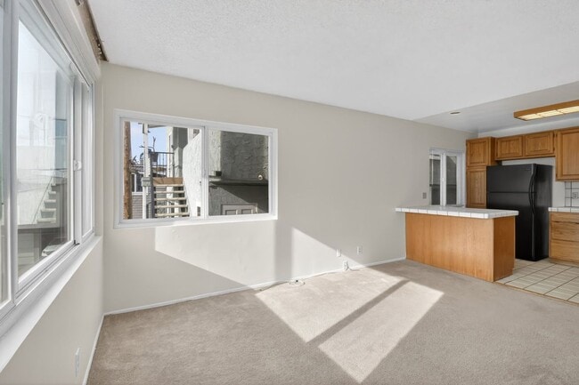 Building Photo - Moonstone