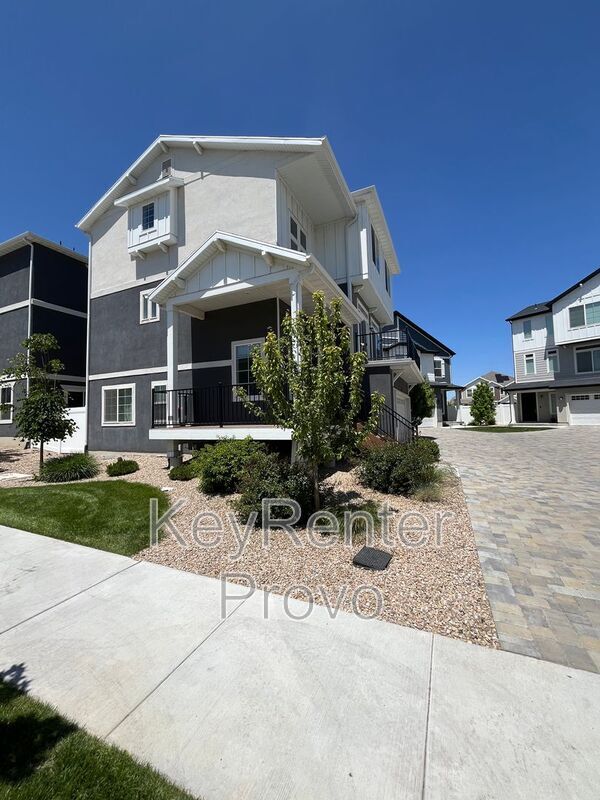 Building Photo - 174 E Polaris Dr