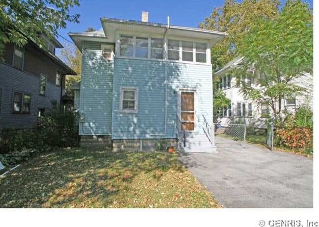 Foto del edificio - 27 Ravenwood Ave