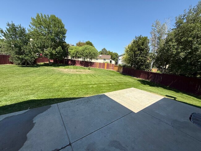 Building Photo - 305 E 41st Ct
