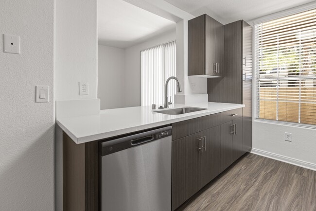 Building Photo - Solana Ridge