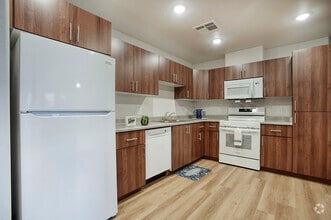 Building Photo - Centerline on Glendale Phase II