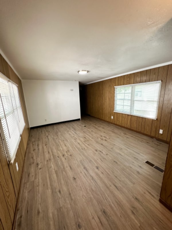 Building Photo - 2006 10th Ave N