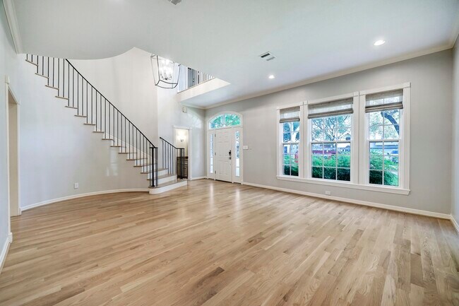 Foto del edificio - 4120 University Blvd