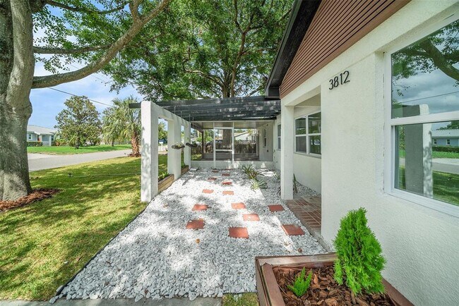 Foto del edificio - 3812 W Rogers Ave