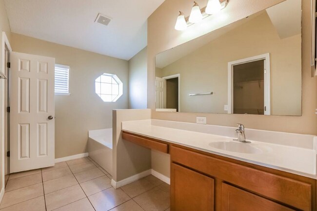 Foto del edificio - 2913 Ariel Ave