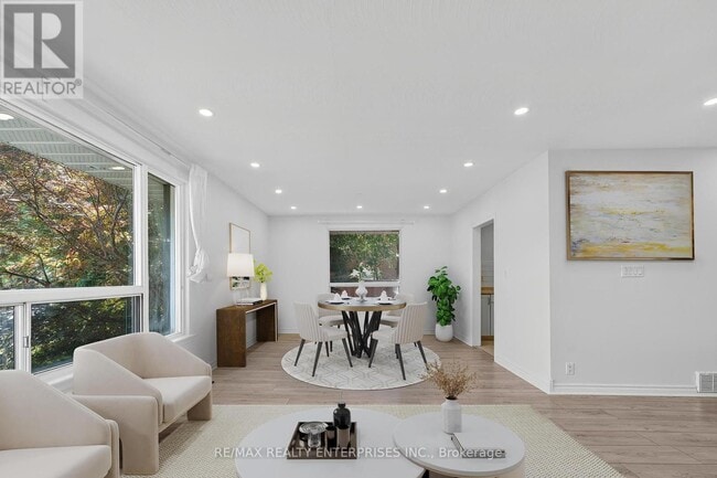 Building Photo - 16 Warbeck Pl