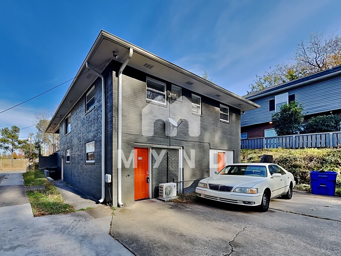 Primary Photo - 1729 Morehead Ave