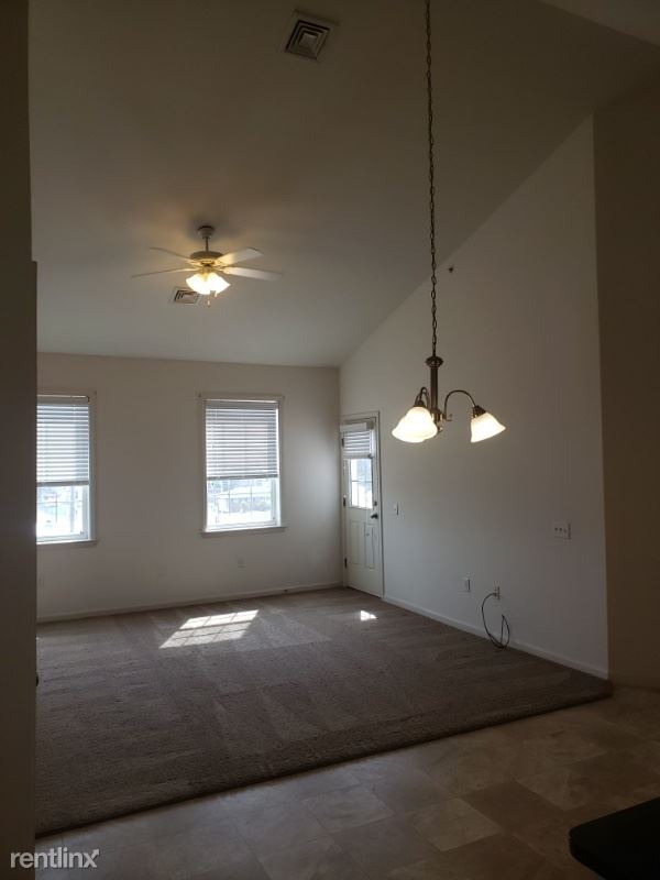 Building Photo - 1 br, 1 bath Apartment - 235 Tumblestone Dr