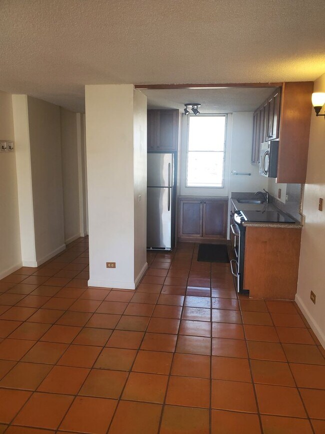 Foto del edificio - Spacious, pet friendly, Summer Palace unit...