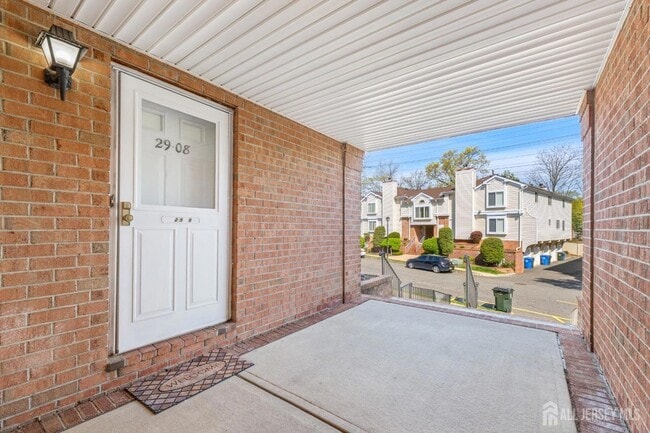 Building Photo - 2908 Madaline Dr
