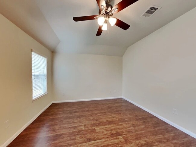 Building Photo - 12624 Mountain Daisy Rd