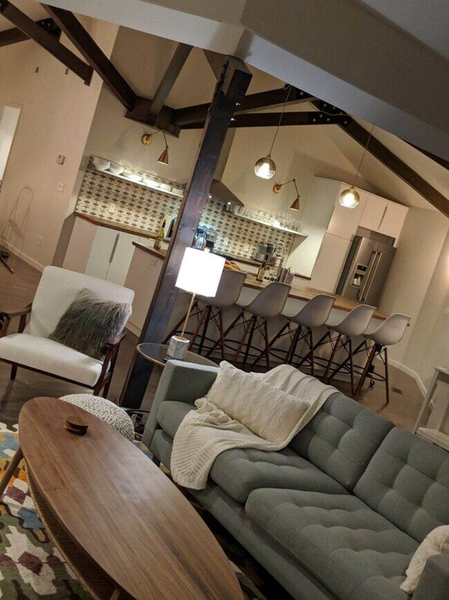 Building Photo - Secluded Furnished Rental-Asheville