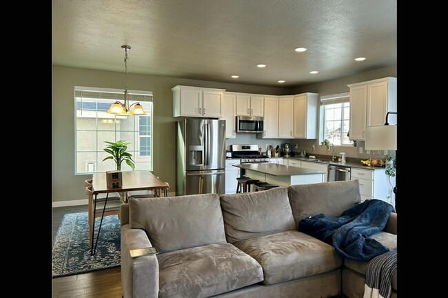 Foto del edificio - Great Lehi 4 Bedroom Home For Rent!