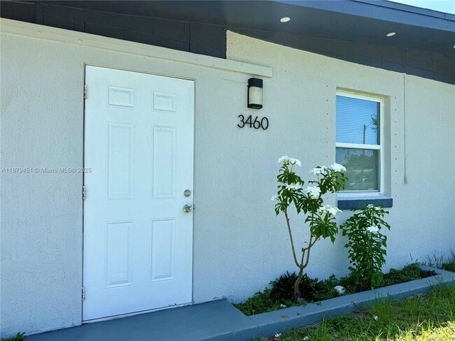 Foto del edificio - 3460 Normandy Dr