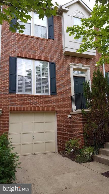 Building Photo - 8108 Madrillon Springs Ln
