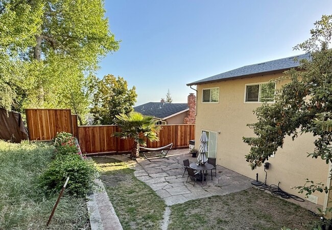 Foto del edificio - 1199 Overlook Ave