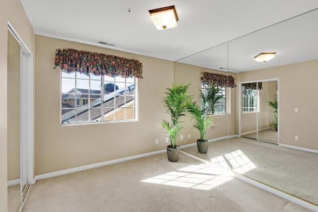 Foto del edificio - 639 Mercado Ct