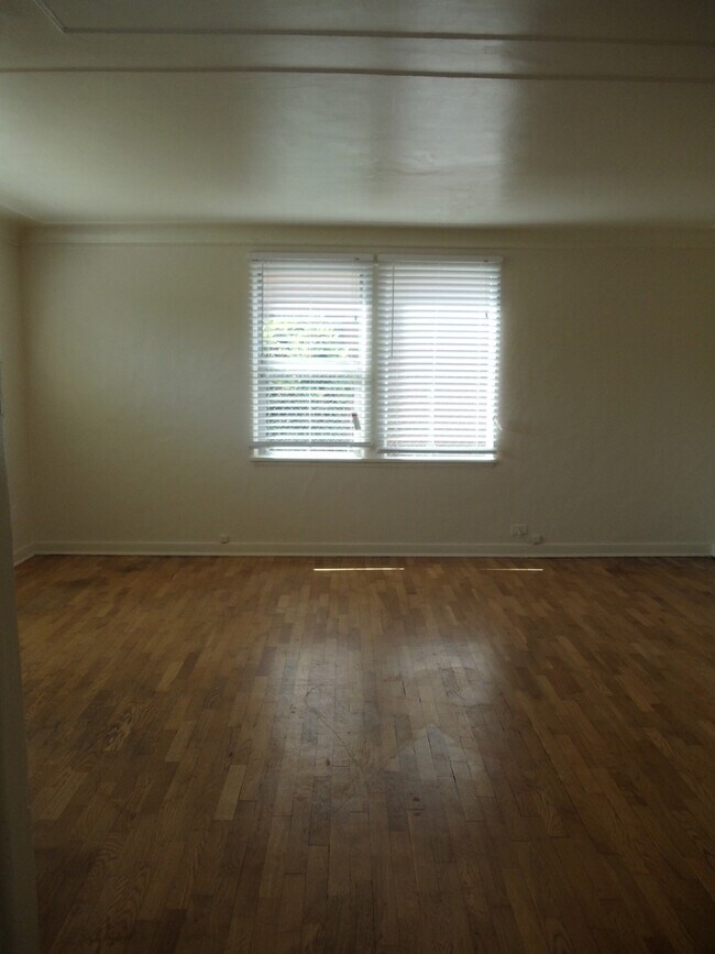 Foto del edificio - Coming Soon! UPS Area 3 Bedroom