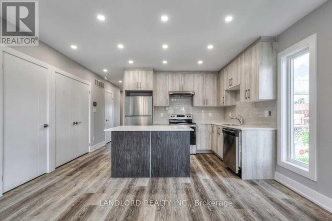 Building Photo - 53 Rockcliffe Blvd