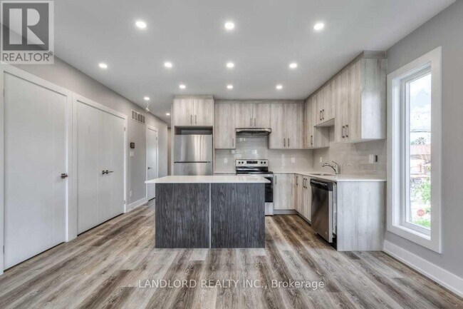 Photo du bâtiment - 53 Rockcliffe Blvd