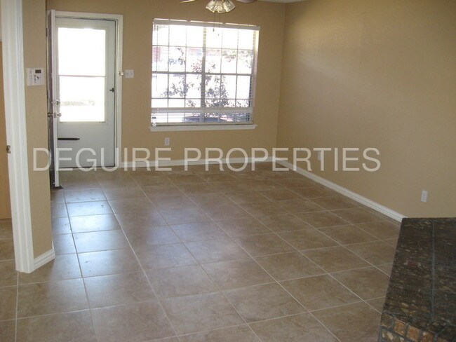 Building Photo - 1808 McQueary St