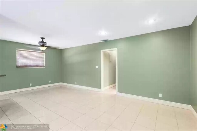 Building Photo - 1820 N 17th Ave