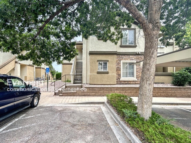 Building Photo - 3732 Riviera Grove