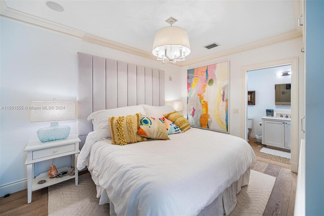 Foto principal - 1130 Venetian Way