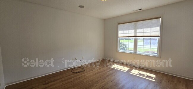 Foto del edificio - 9121 Brickshire Pkwy