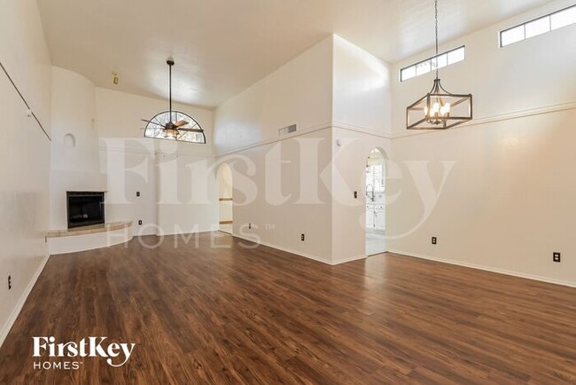 Building Photo - 12705 N Bandanna Way