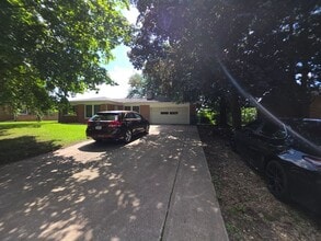 Building Photo - 4762 Greenfield Dr